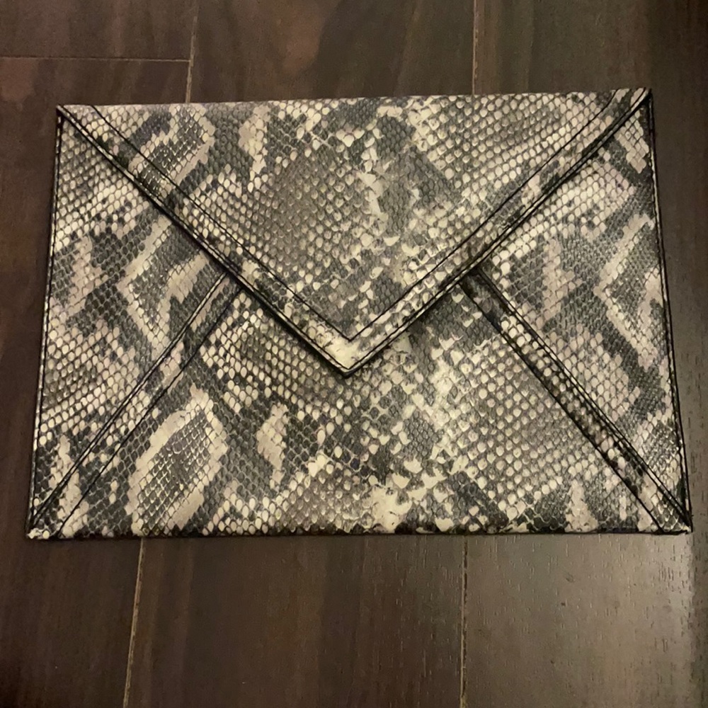 Flat snakeskin envelope design clutch
